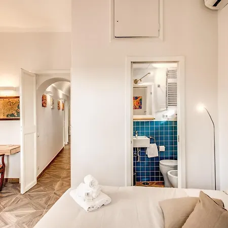 Cavour Attic With Terrace Apartament