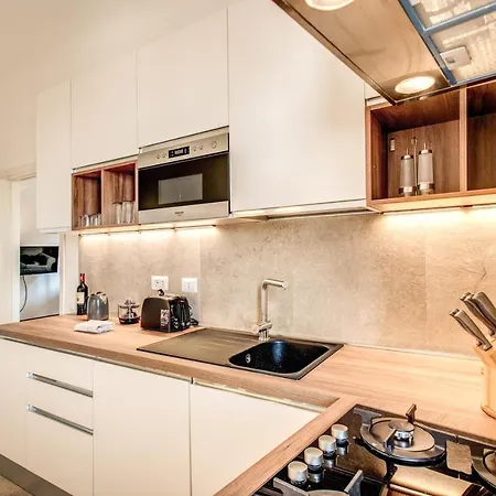 Cavour Attic With Terrace Apartment Rome