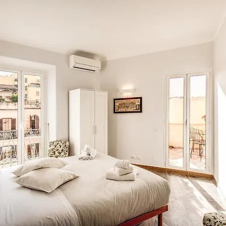 Cavour Attic With Terrace Apartment